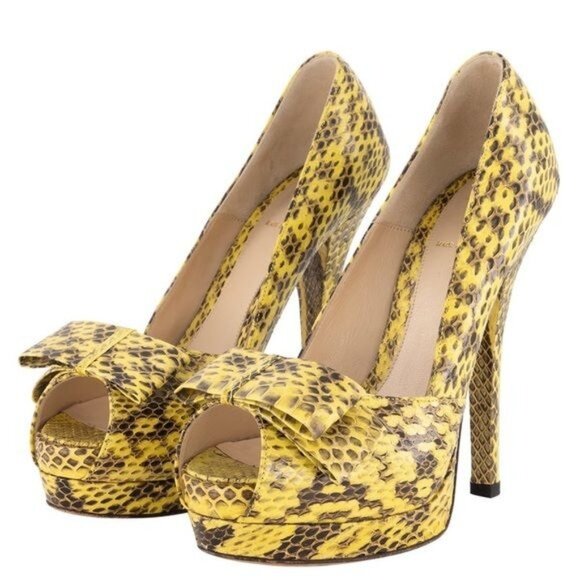 Fendi Yellow Python Pumps - Picture 1 of 8